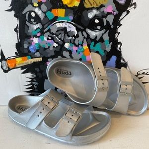 Mudd sandals